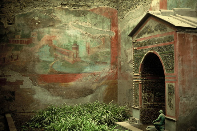 ss01 - Pompei House of the Small Fountainﾠ©2005 Sanford Sherman